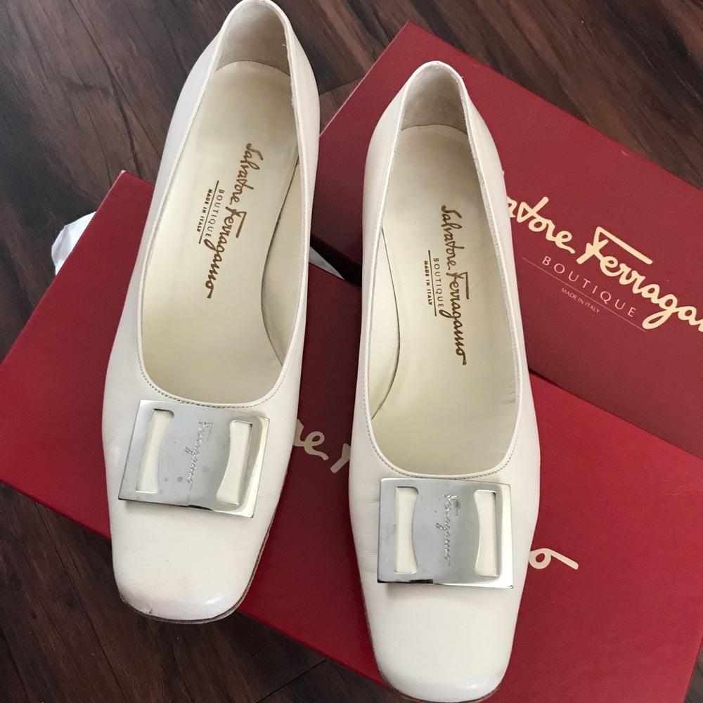 Shoes 👠 - Picture 3 of 3